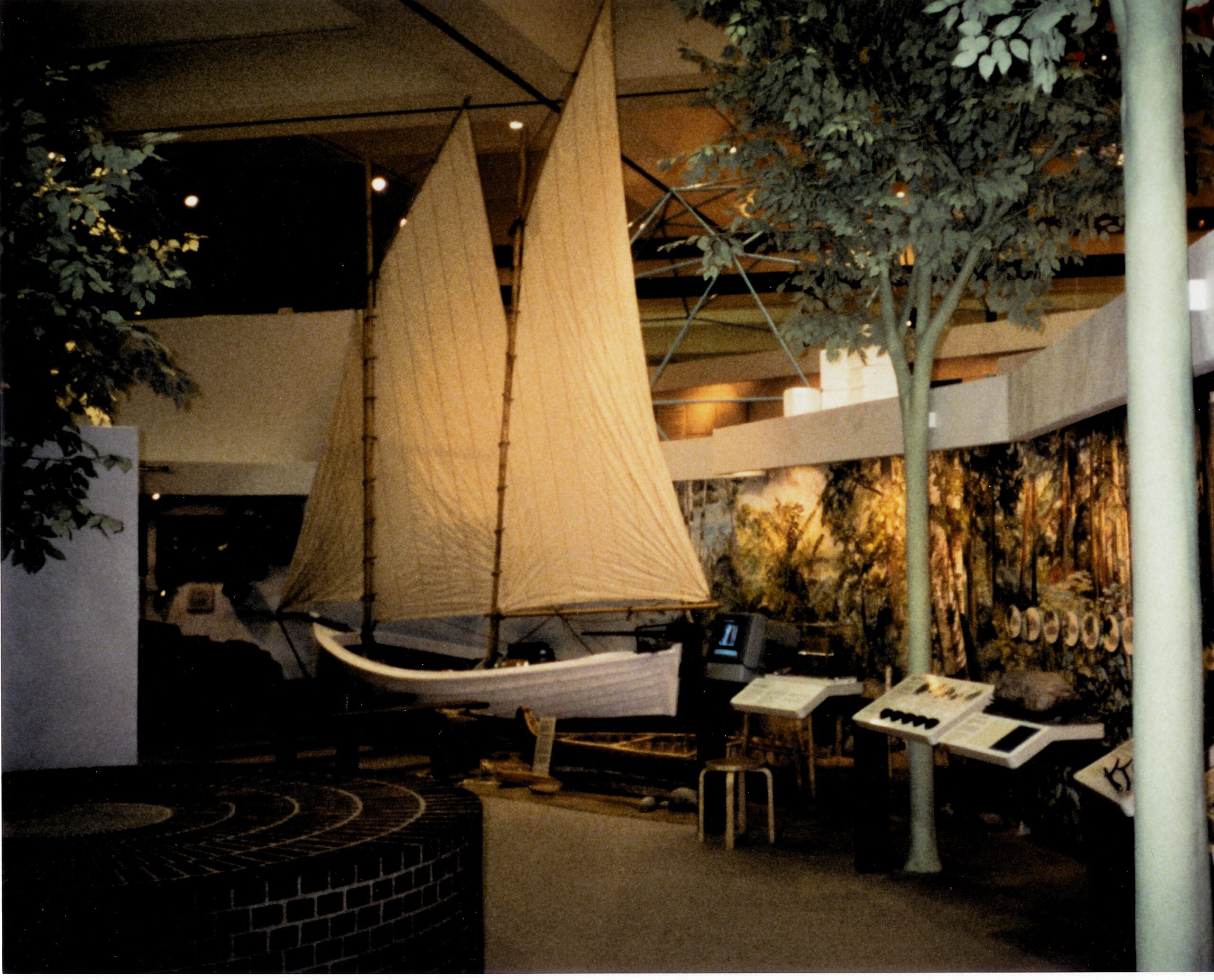 Half-scale Mackinac boat sets the theme for a section about French voyageurs in Midland’s historic past. Authentic replicas and real artifacts acquired for exhibitions helped convey ideas.